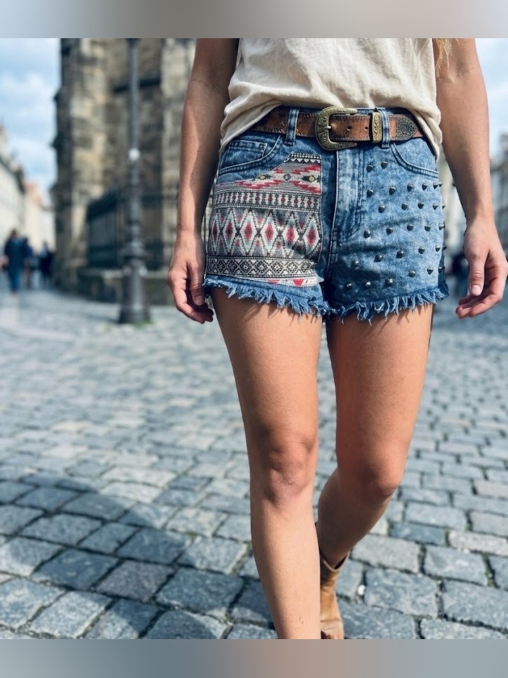 CHIQLE Studded High-Rise Denim Shorts with Pocket - Blue SIZE M